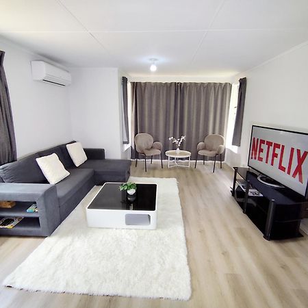 3-Bedroom House-Big Yard- Netflix Hamilton Eksteriør bilde